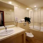 ラウドナ ホテル 3*