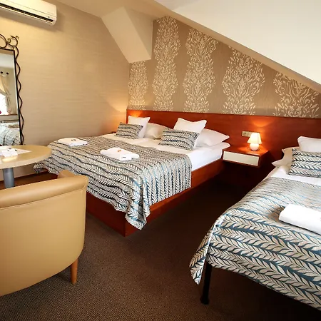 Roudna Hotel