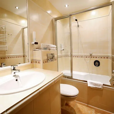 ホテル ラウドナ 3*